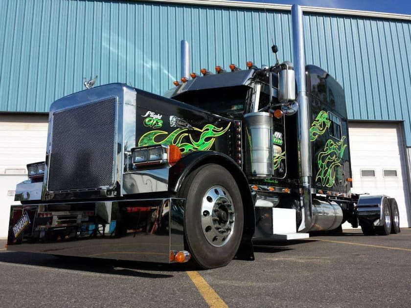 Stretched Peterbilt show truck