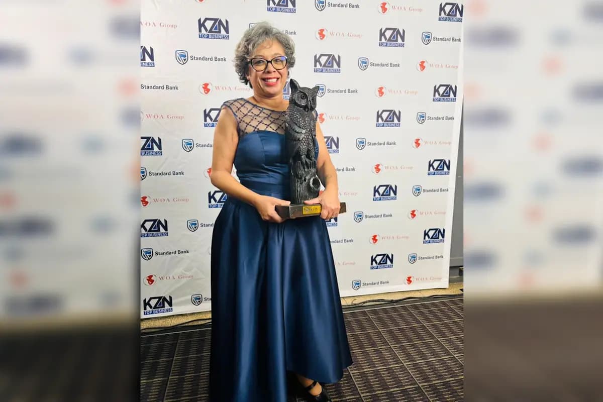 Award ceremony for a port business leader